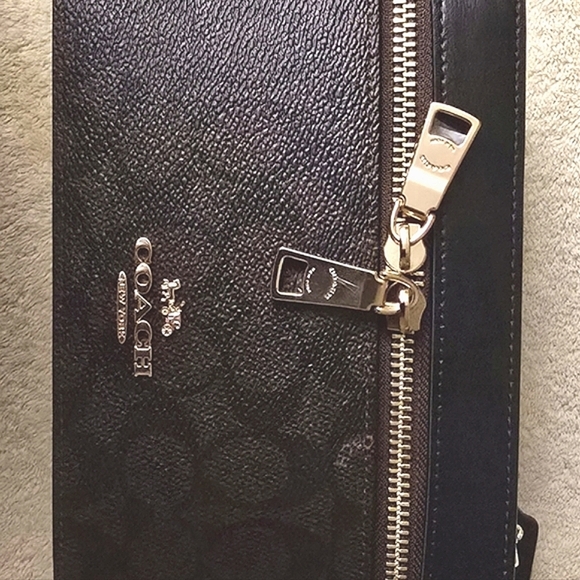 Coach Signature Cosmetic Case - Picture 9 of 11
